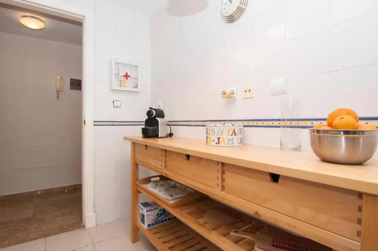 Seaside Terrace: 2-Bedroom Apartment with Pool and Ocean Views Estepona